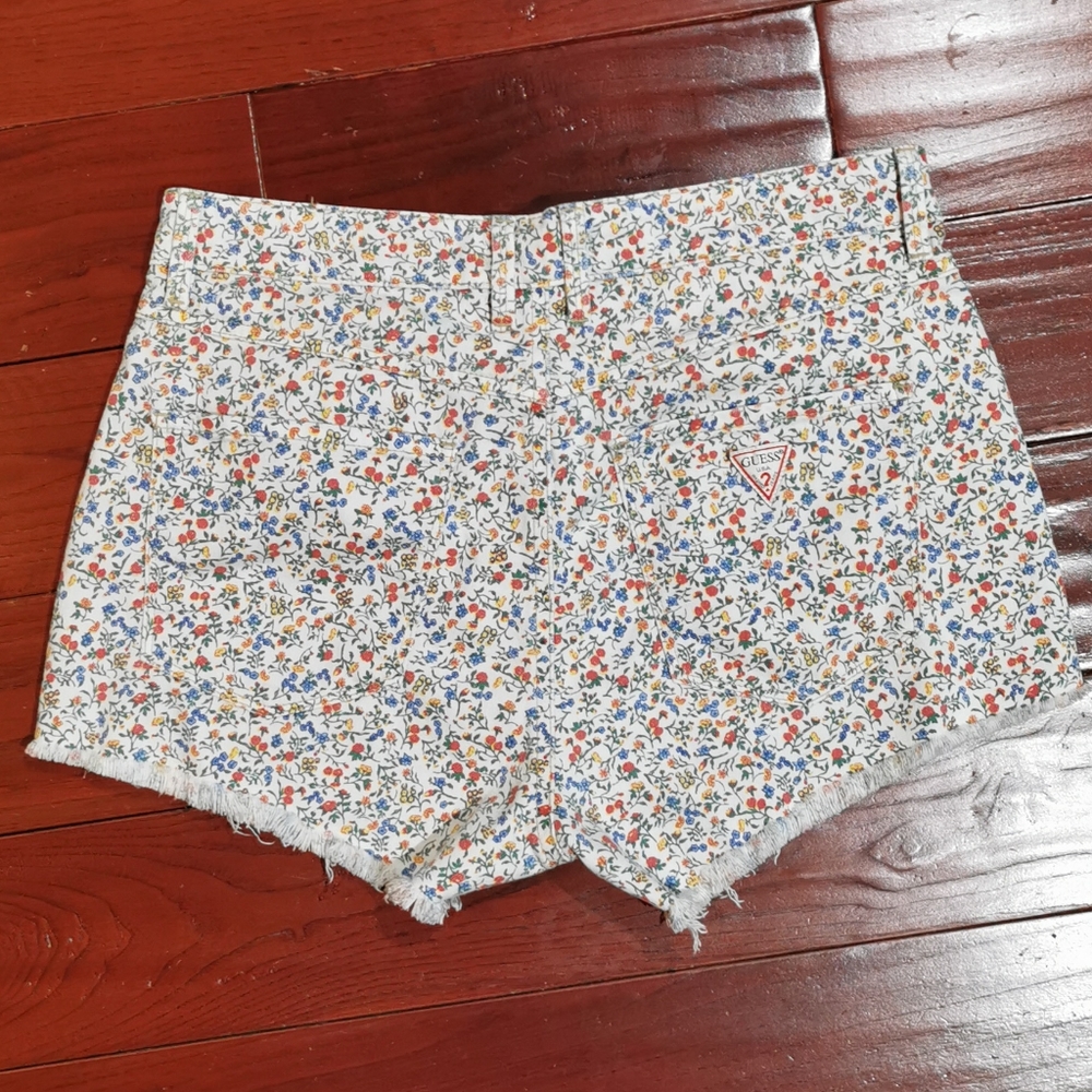GUESS FLORAL SHORTS - Picture 2 of 3